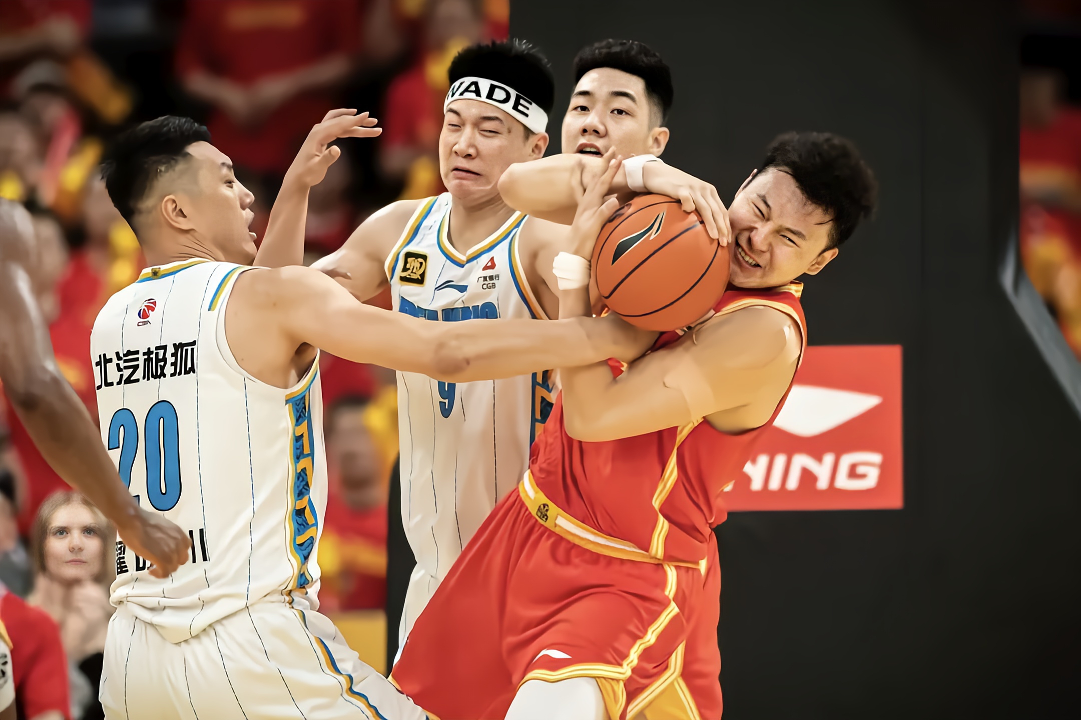 新疆队横扫浙江队，恩比德高光表现