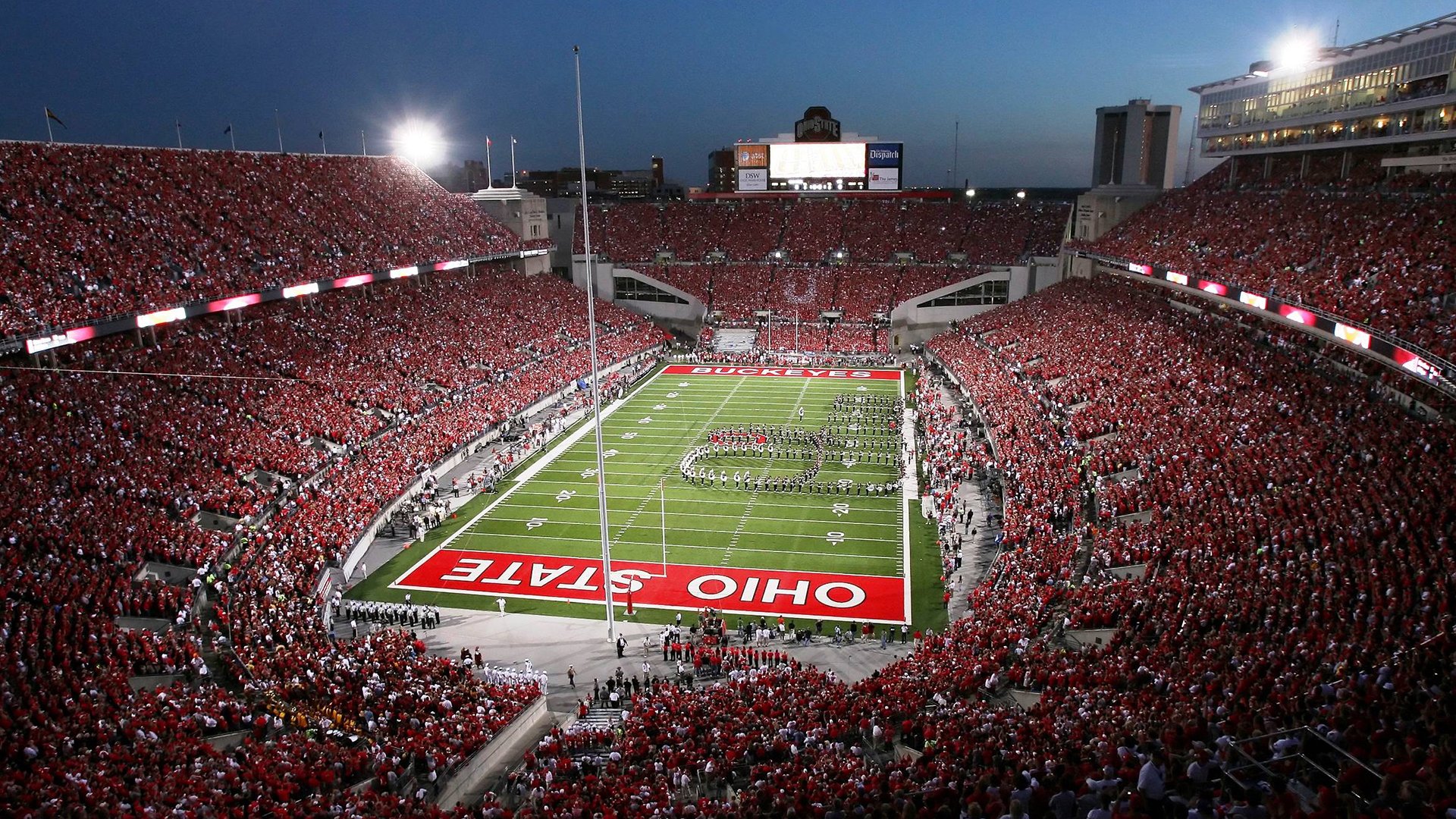 赛道上的狼群，米切尔接管F1争冠，森林狼完胜太阳的启示